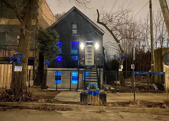 Peaceful Pilsen Garden * Chicago